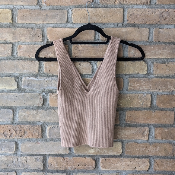 Babaton Sculpt Knit Top - Picture 6 of 7